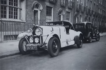 GN5872-RobinCecilyLondon5